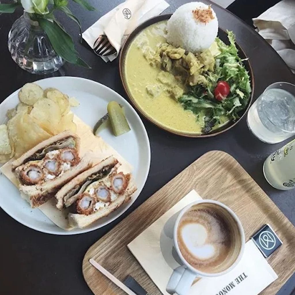 Monocle Café